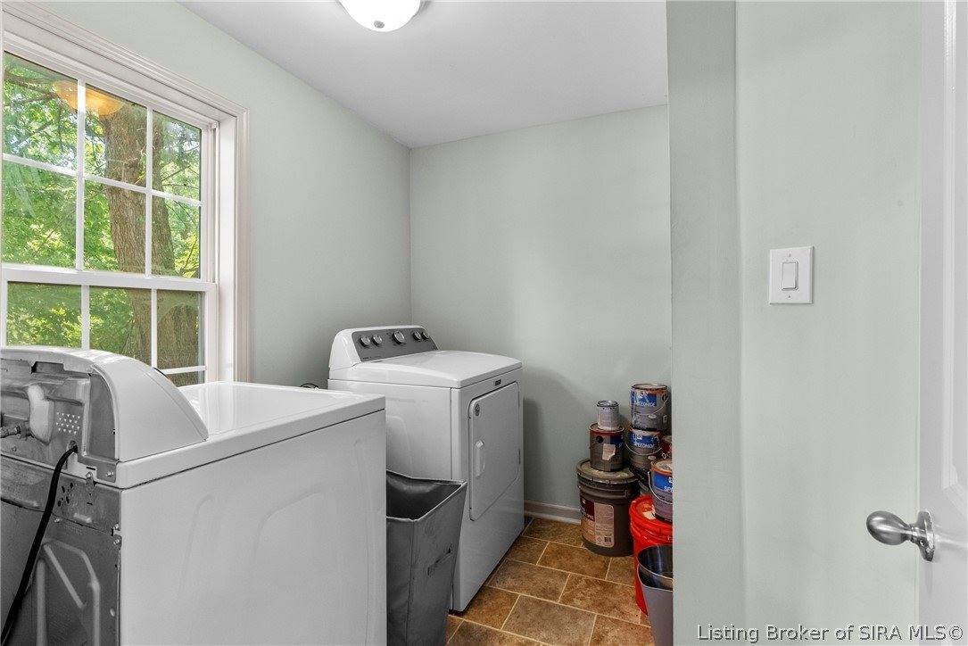 946 East Maple Street, Jeffersonville, IN 47130