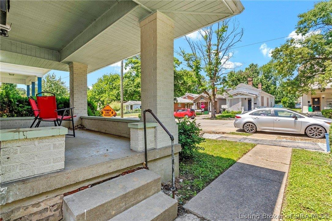 946 East Maple Street, Jeffersonville, IN 47130