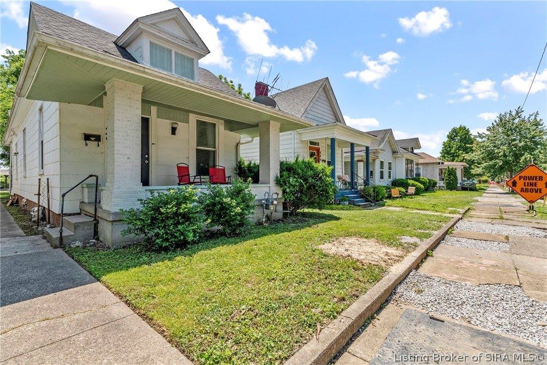 946 East Maple Street, Jeffersonville, IN 47130