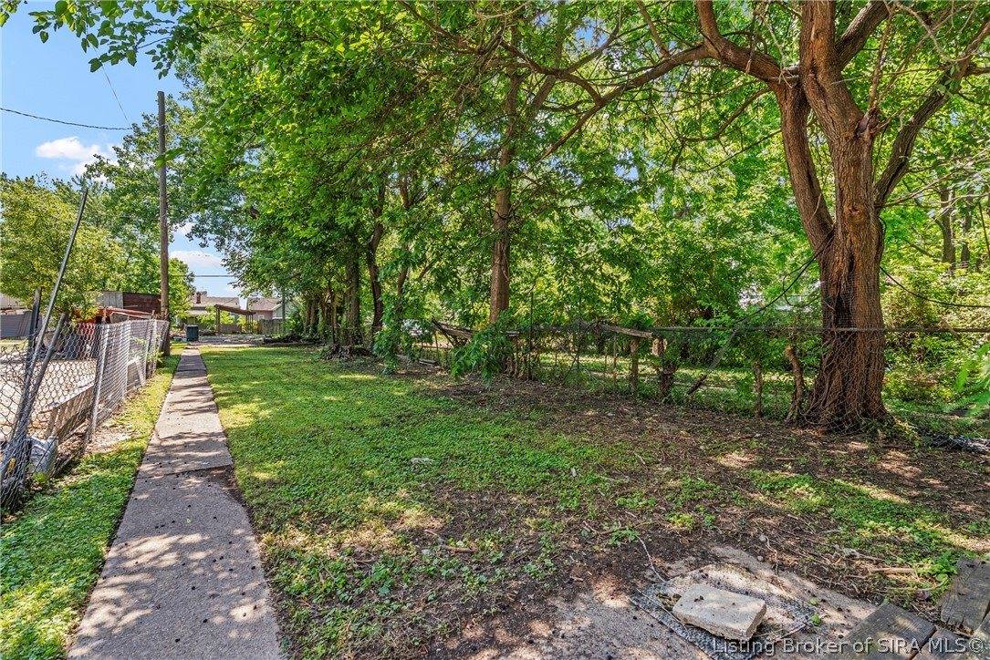 946 East Maple Street, Jeffersonville, IN 47130