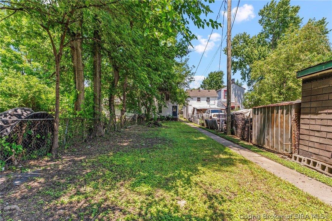 946 East Maple Street, Jeffersonville, IN 47130