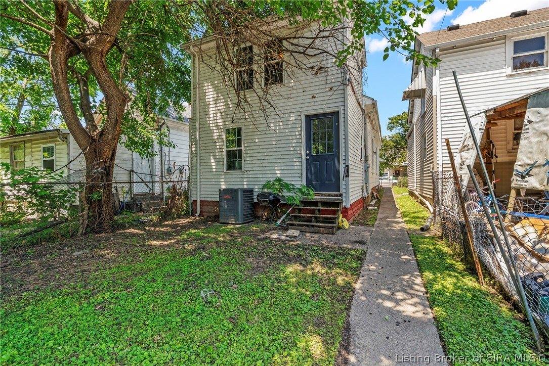 946 East Maple Street, Jeffersonville, IN 47130