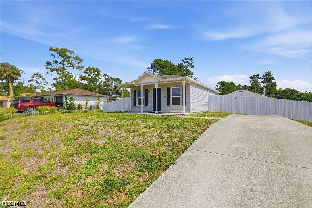 3824 17th Street West, Lehigh Acres, FL 33971