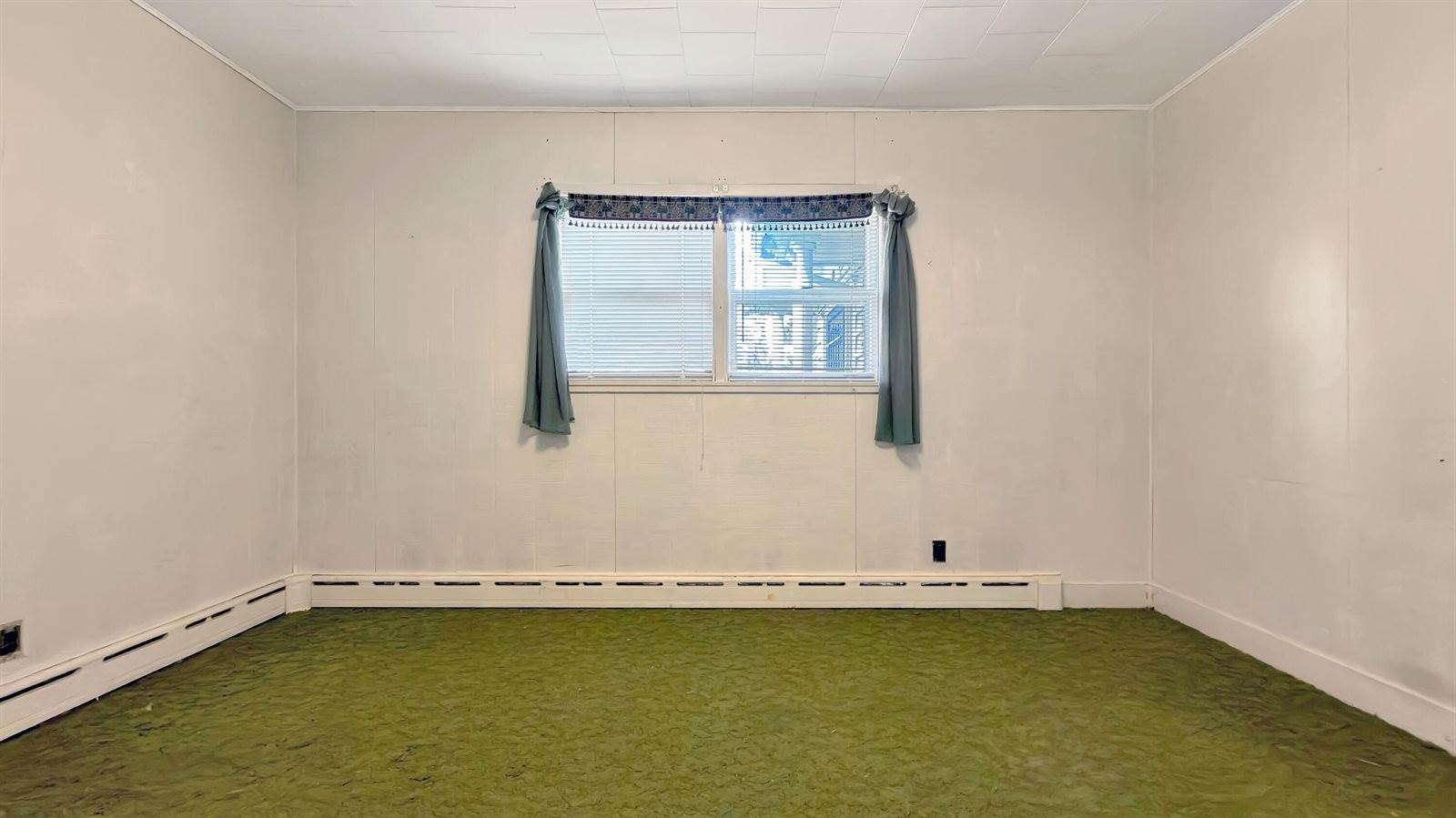 19 Macarthur Avenue, Caribou, ME 04736