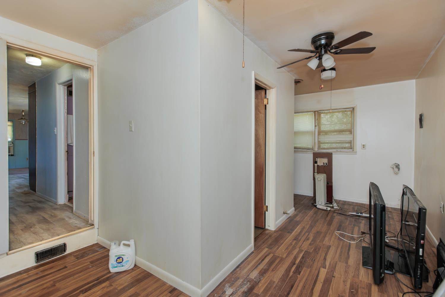 106 North Otoe Street, Satanta, KS 67870