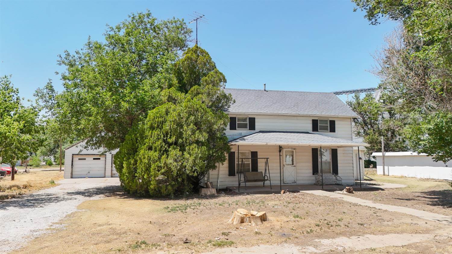 106 North Otoe Street, Satanta, KS 67870