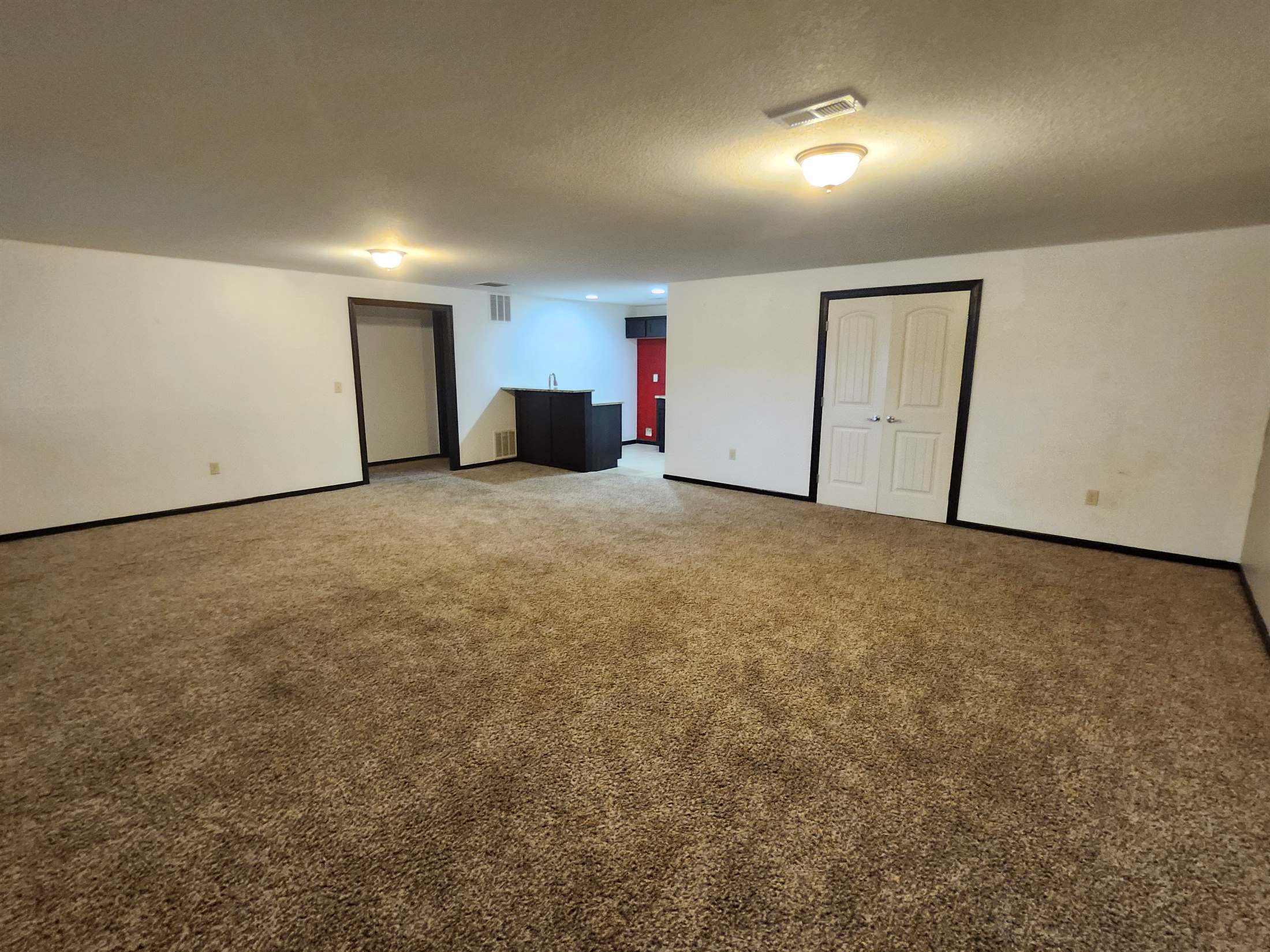 2204 S Webb Rd, Wichita, KS 67207