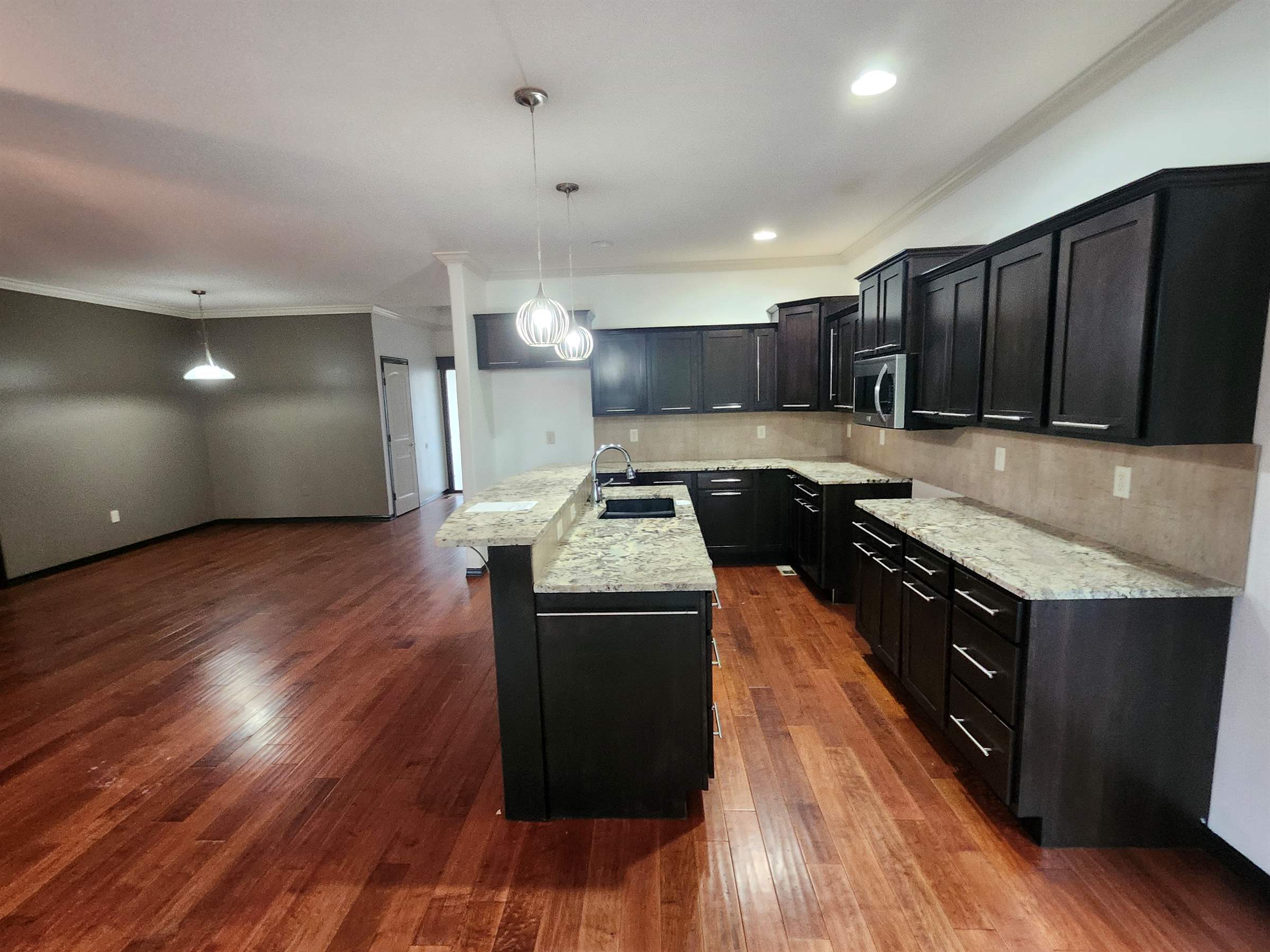 2204 S Webb Rd, Wichita, KS 67207