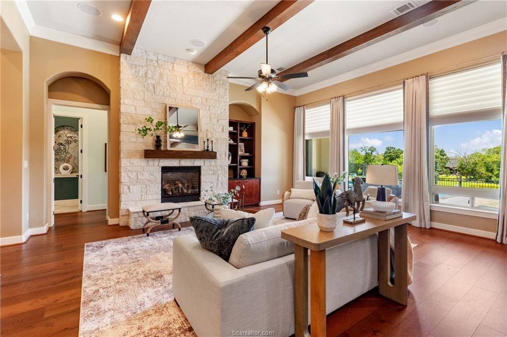 2833 Persimmon Ridge Court, Bryan, TX 77807