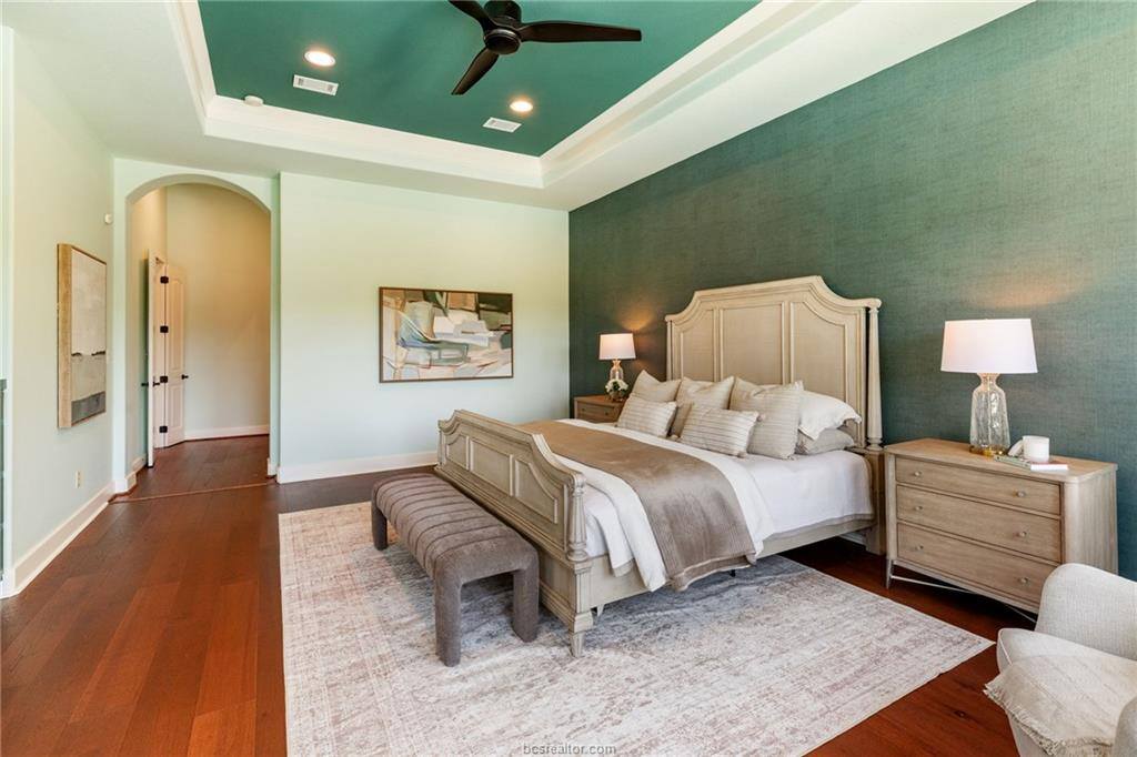 2833 Persimmon Ridge Court, Bryan, TX 77807