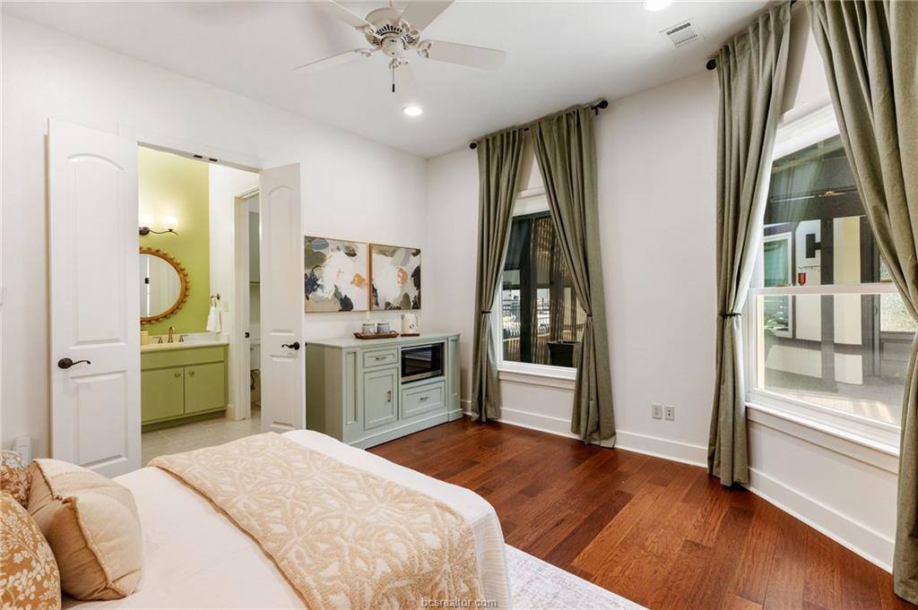 2833 Persimmon Ridge Court, Bryan, TX 77807
