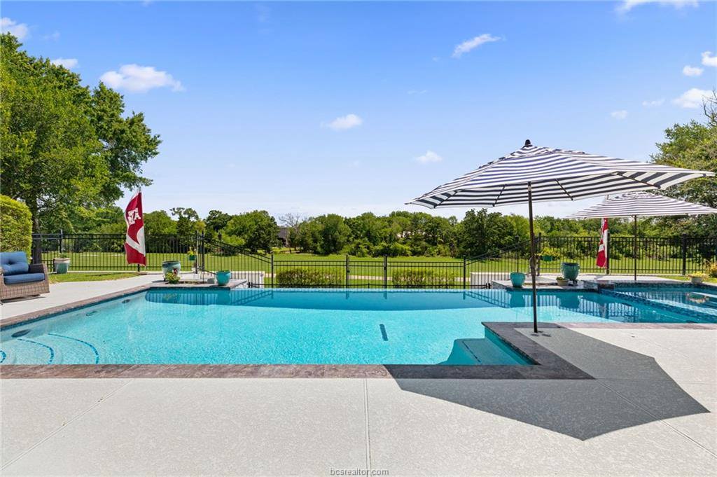 2833 Persimmon Ridge Court, Bryan, TX 77807