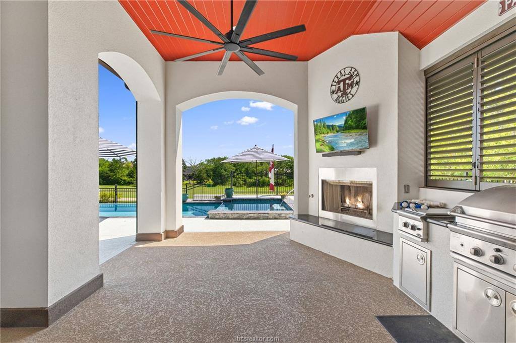 2833 Persimmon Ridge Court, Bryan, TX 77807
