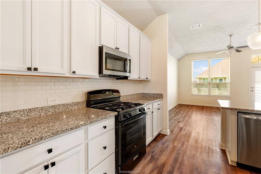 3865 Still Creek Loop, College Station, TX 77845
