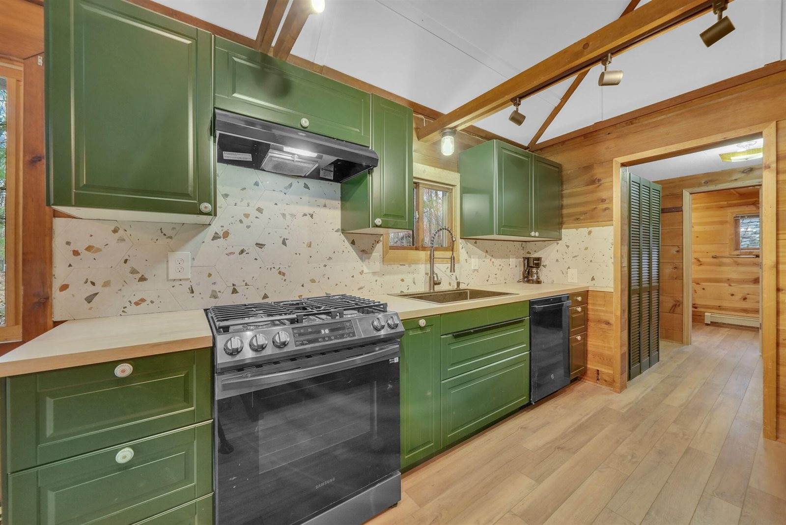 4100 West School Road, Roscommon, MI 48653