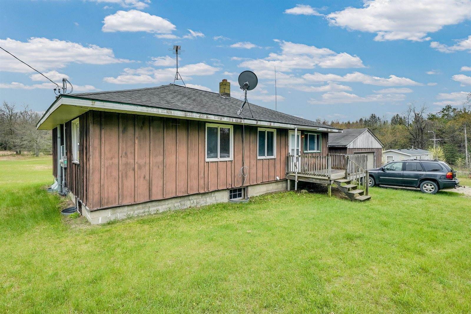 8108 East West Branch Road, Saint Helen, MI 48656