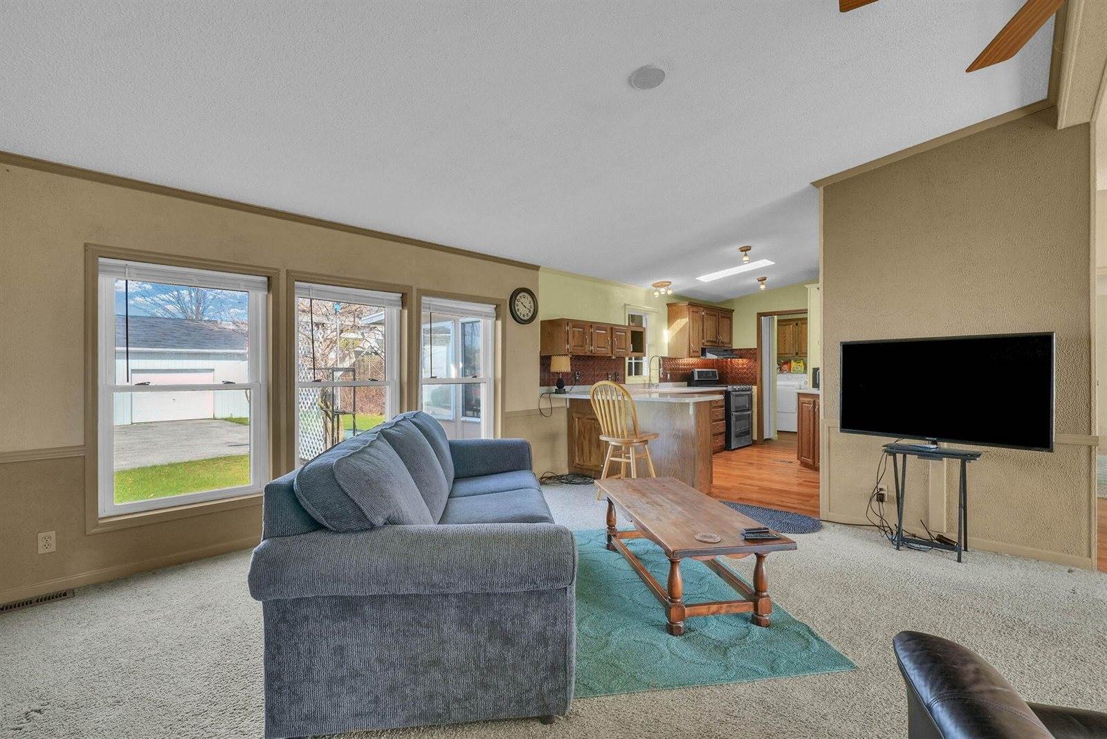 11789 West Shore Drive, Houghton Lake, MI 48629