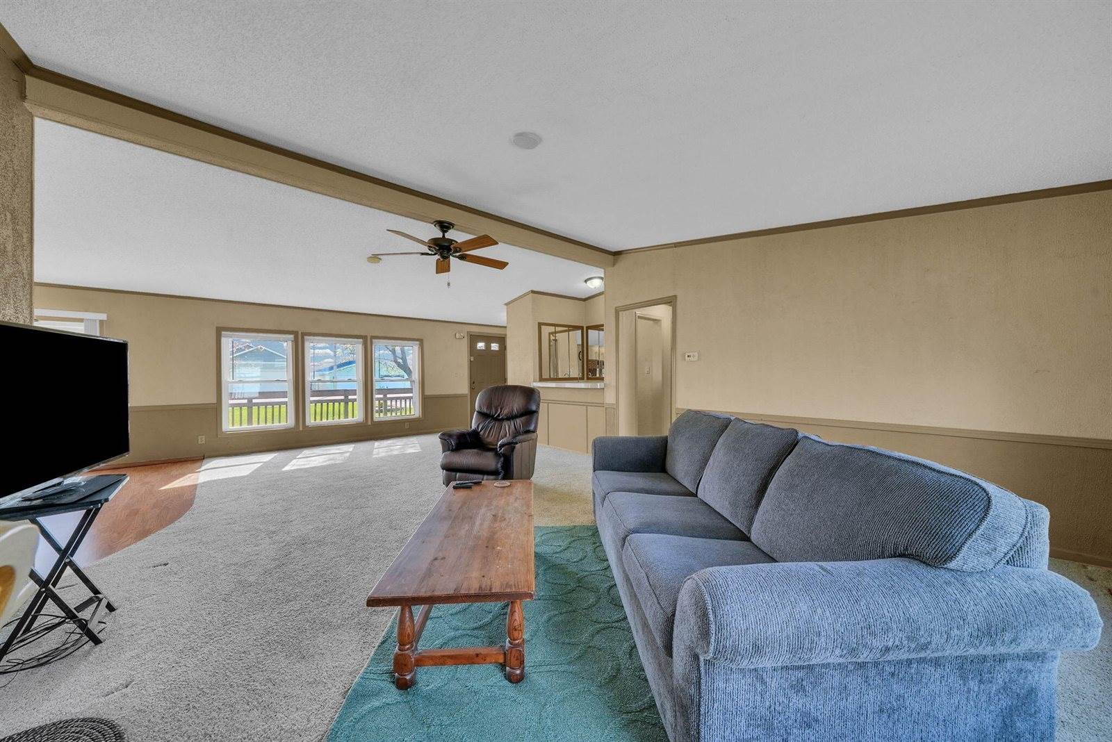 11789 West Shore Drive, Houghton Lake, MI 48629