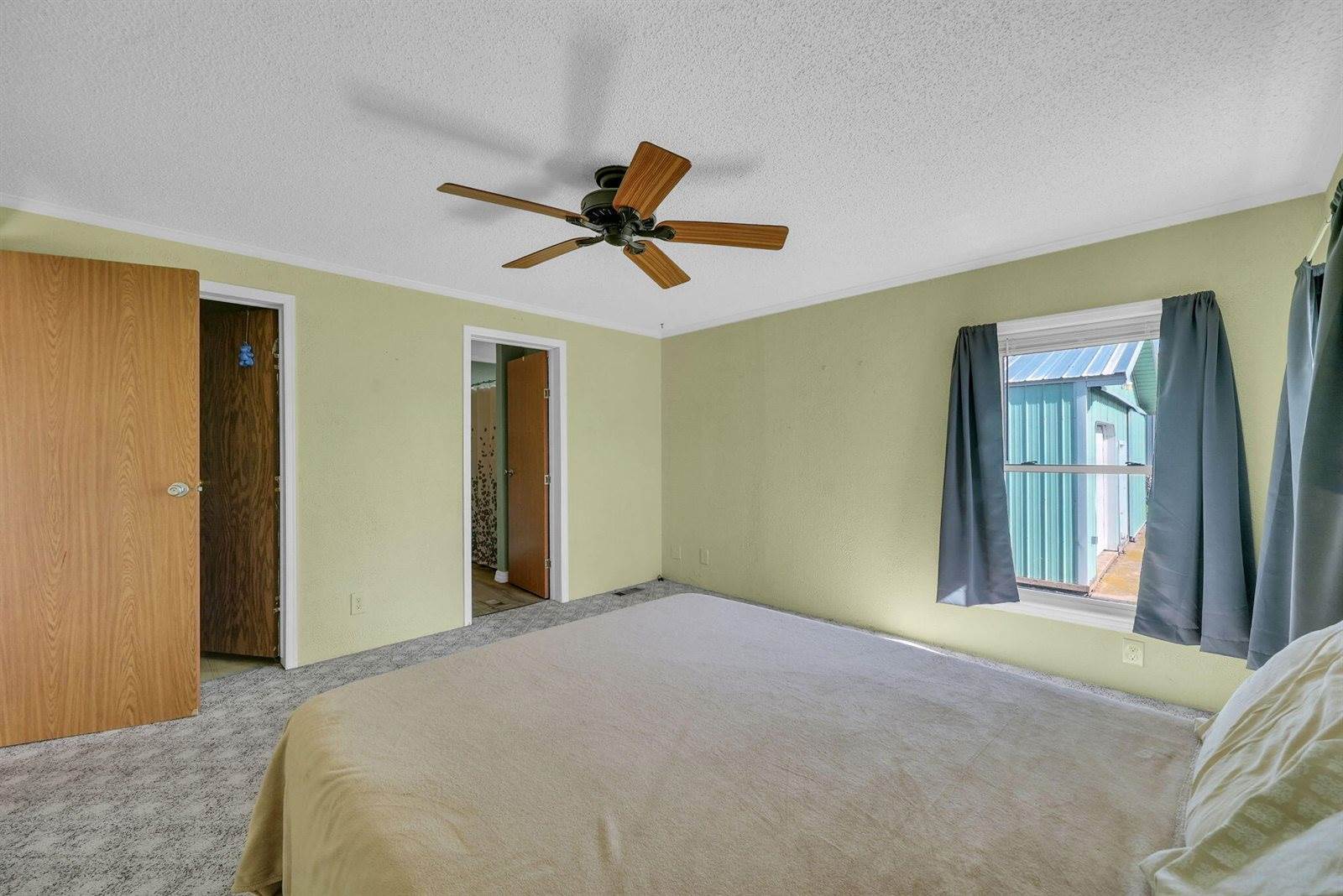 11789 West Shore Drive, Houghton Lake, MI 48629