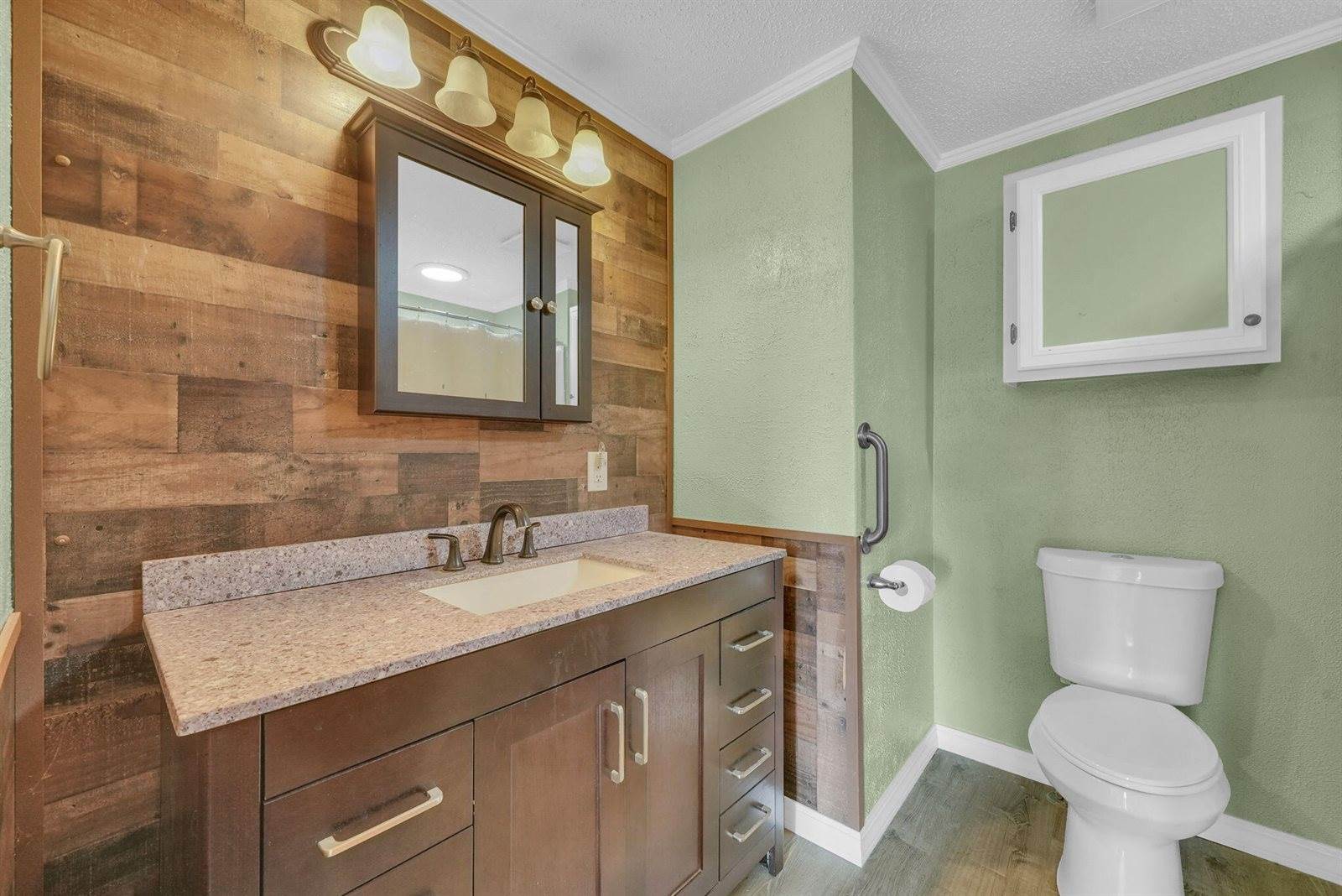 11789 West Shore Drive, Houghton Lake, MI 48629