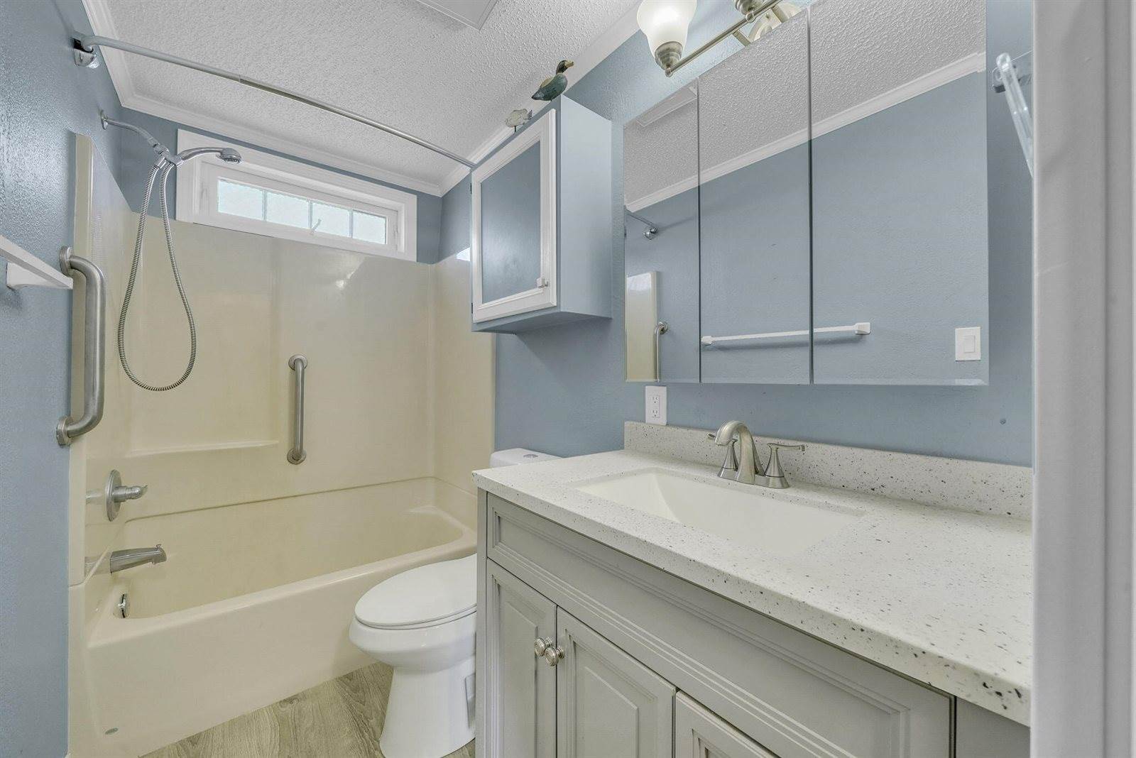 11789 West Shore Drive, Houghton Lake, MI 48629