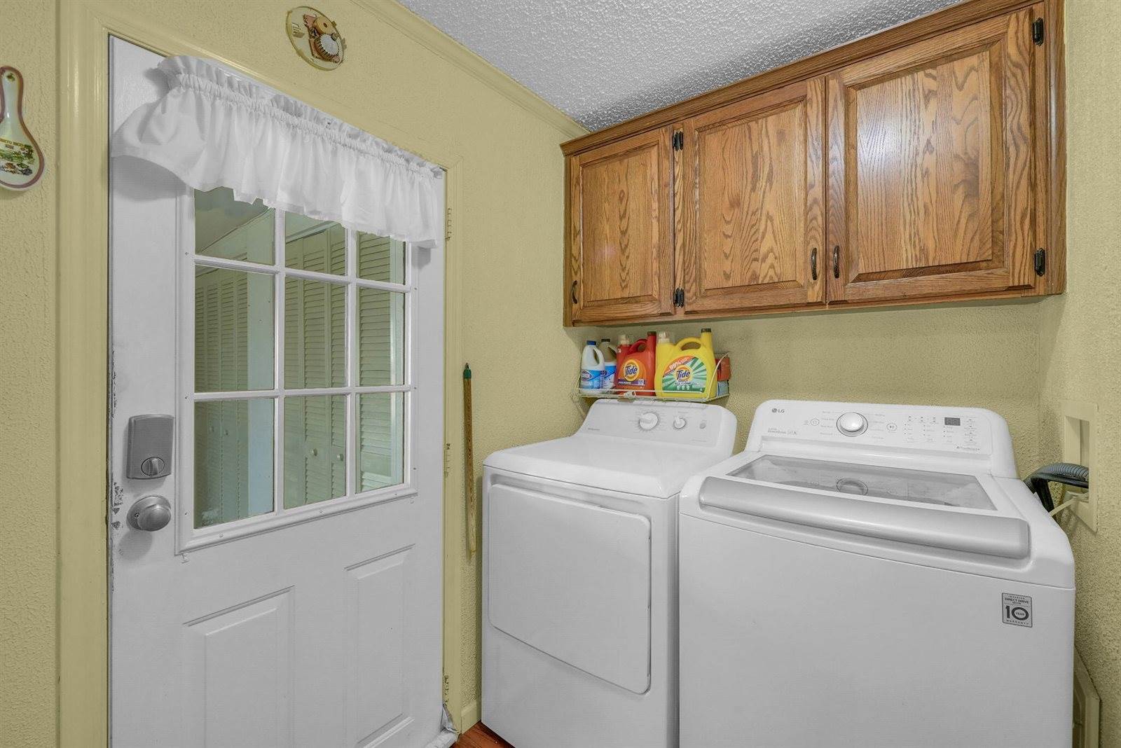 11789 West Shore Drive, Houghton Lake, MI 48629