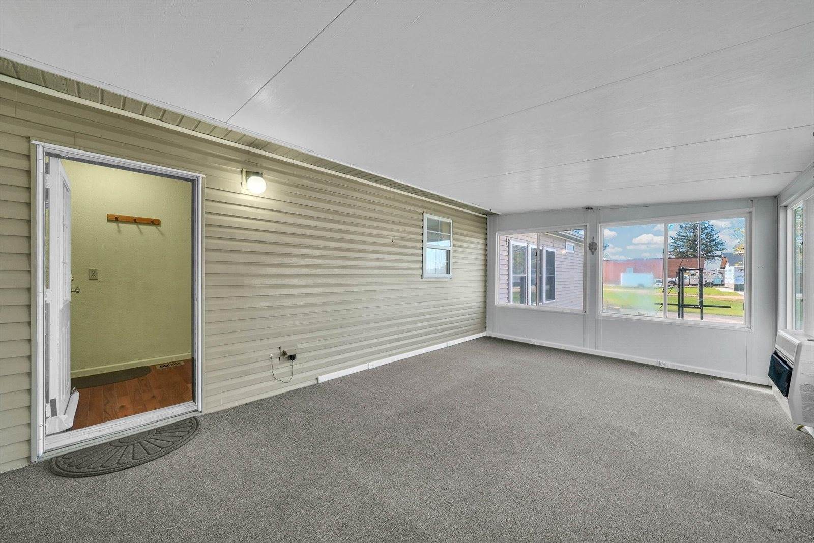 11789 West Shore Drive, Houghton Lake, MI 48629