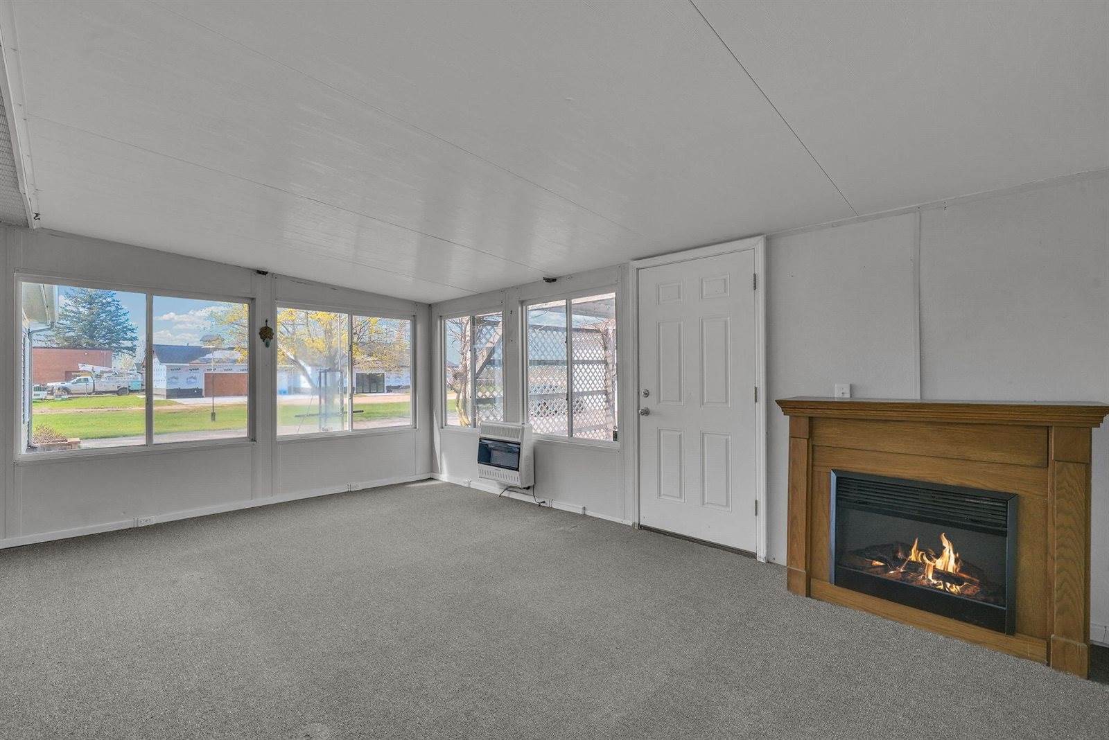 11789 West Shore Drive, Houghton Lake, MI 48629