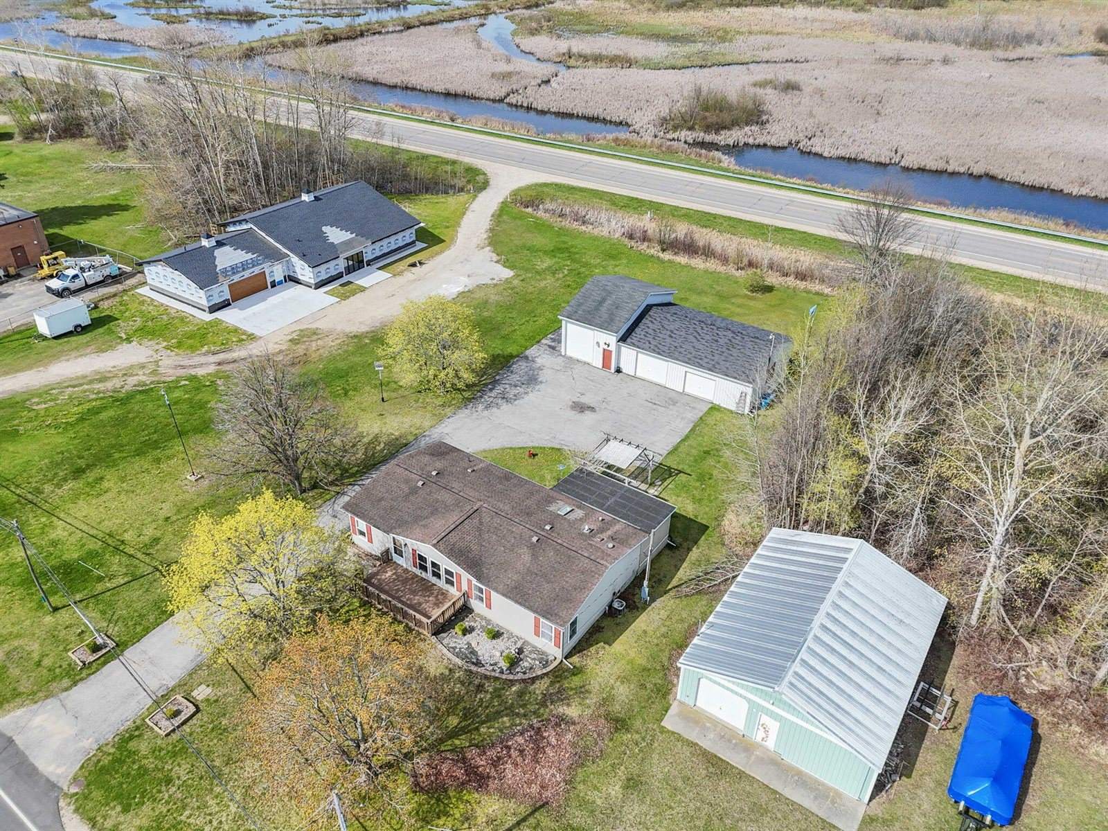 11789 West Shore Drive, Houghton Lake, MI 48629