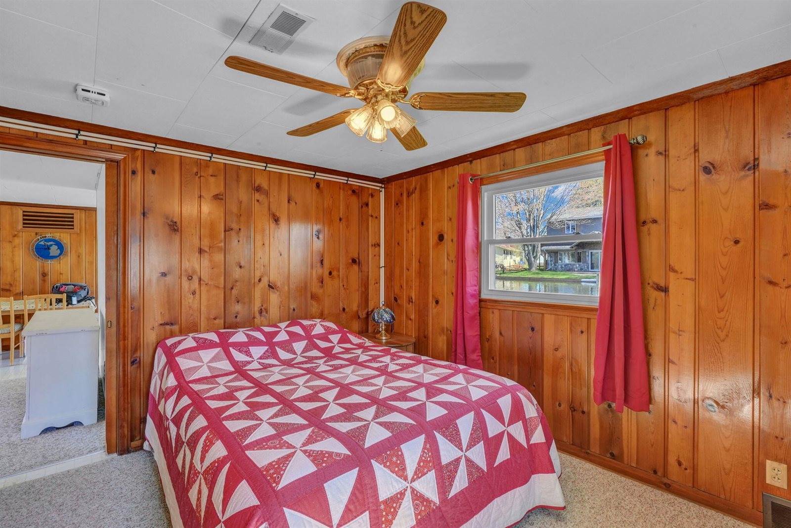4660 Cains Drive, Houghton Lake, MI 48629