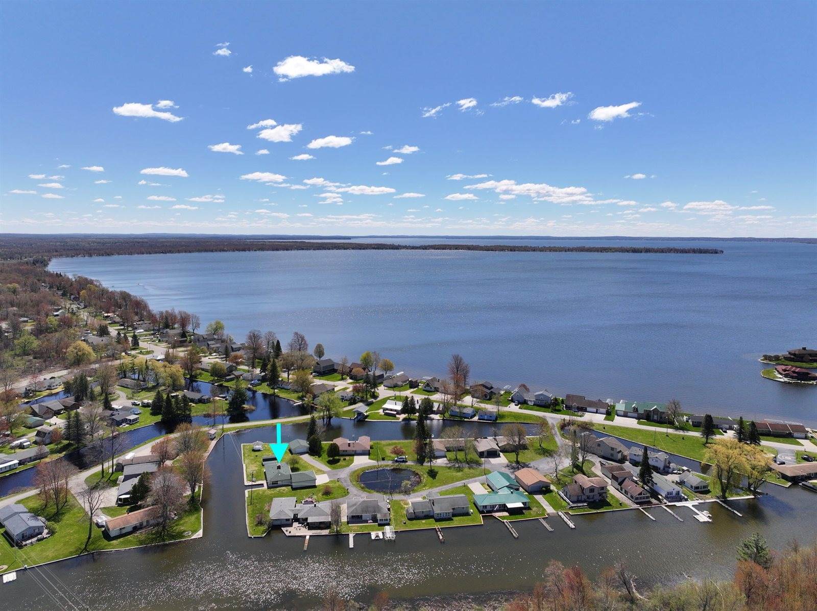 4660 Cains Drive, Houghton Lake, MI 48629