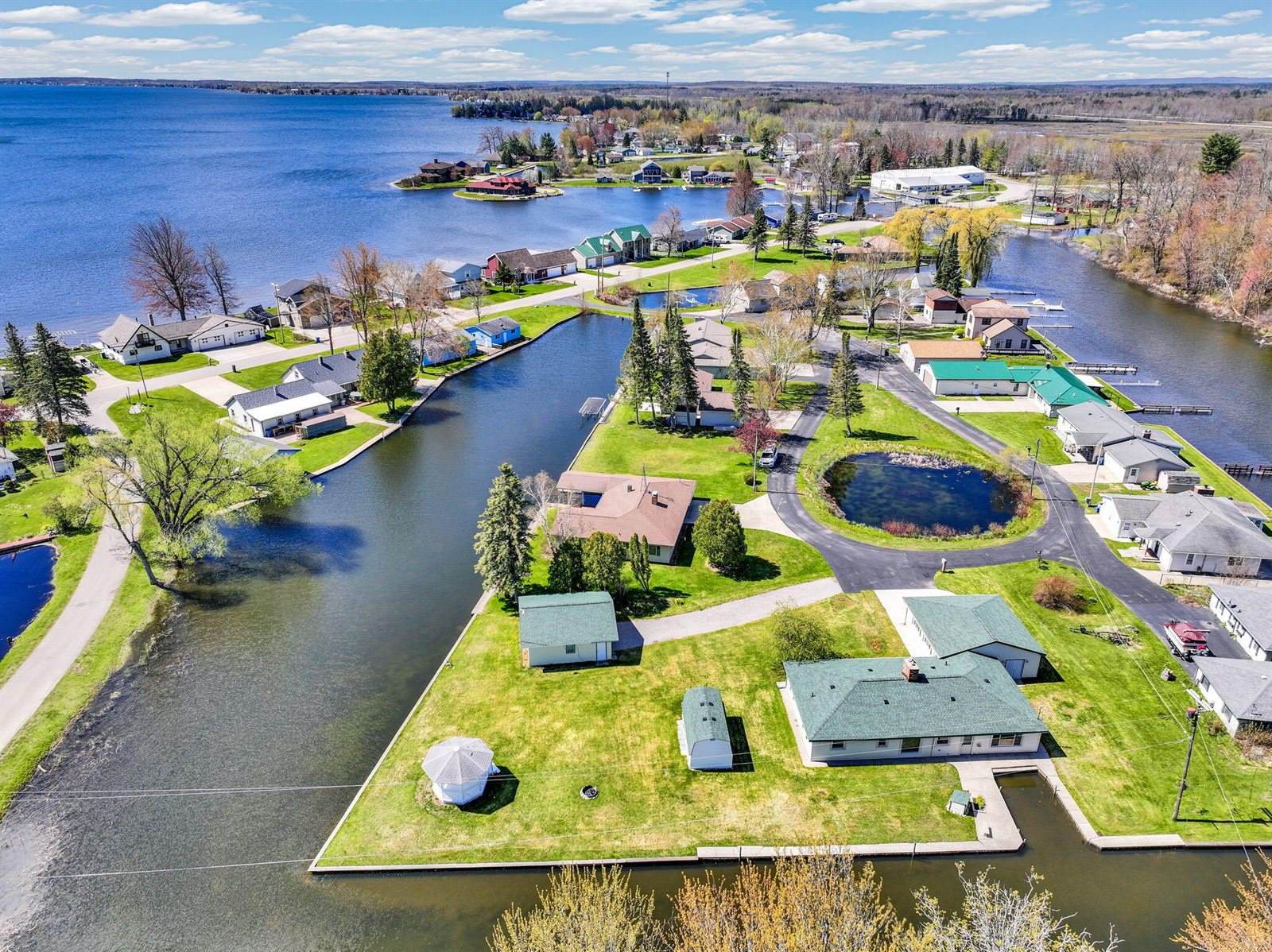 4660 Cains Drive, Houghton Lake, MI 48629