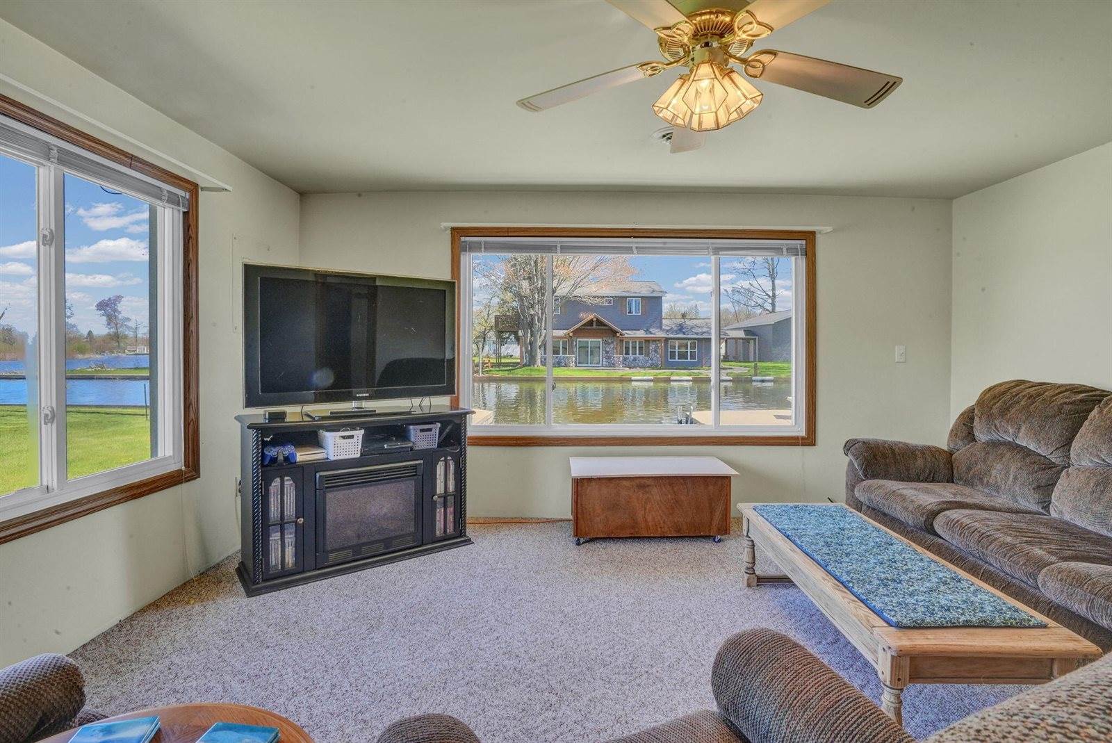 4660 Cains Drive, Houghton Lake, MI 48629