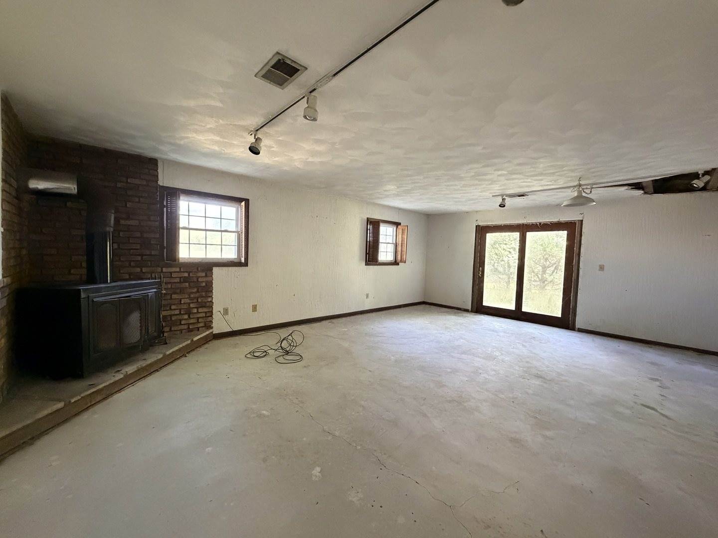 5195 306th Street, Dixon, IA 52745