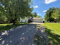 5195 306th Street, Dixon, IA 52745