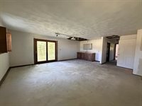5195 306th Street, Dixon, IA 52745