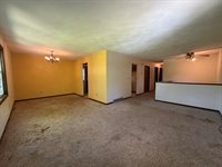 5195 306th Street, Dixon, IA 52745
