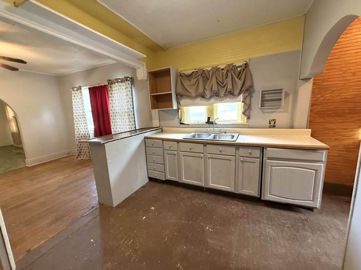 247 17th Place, Clinton, IA 52732