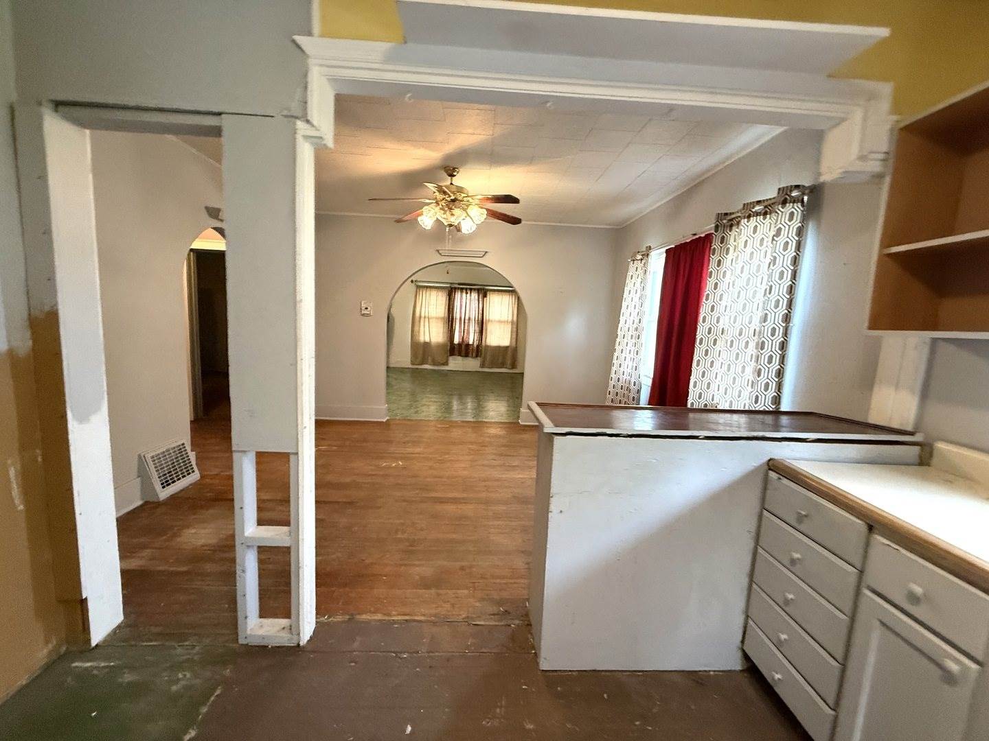 247 17th Place, Clinton, IA 52732