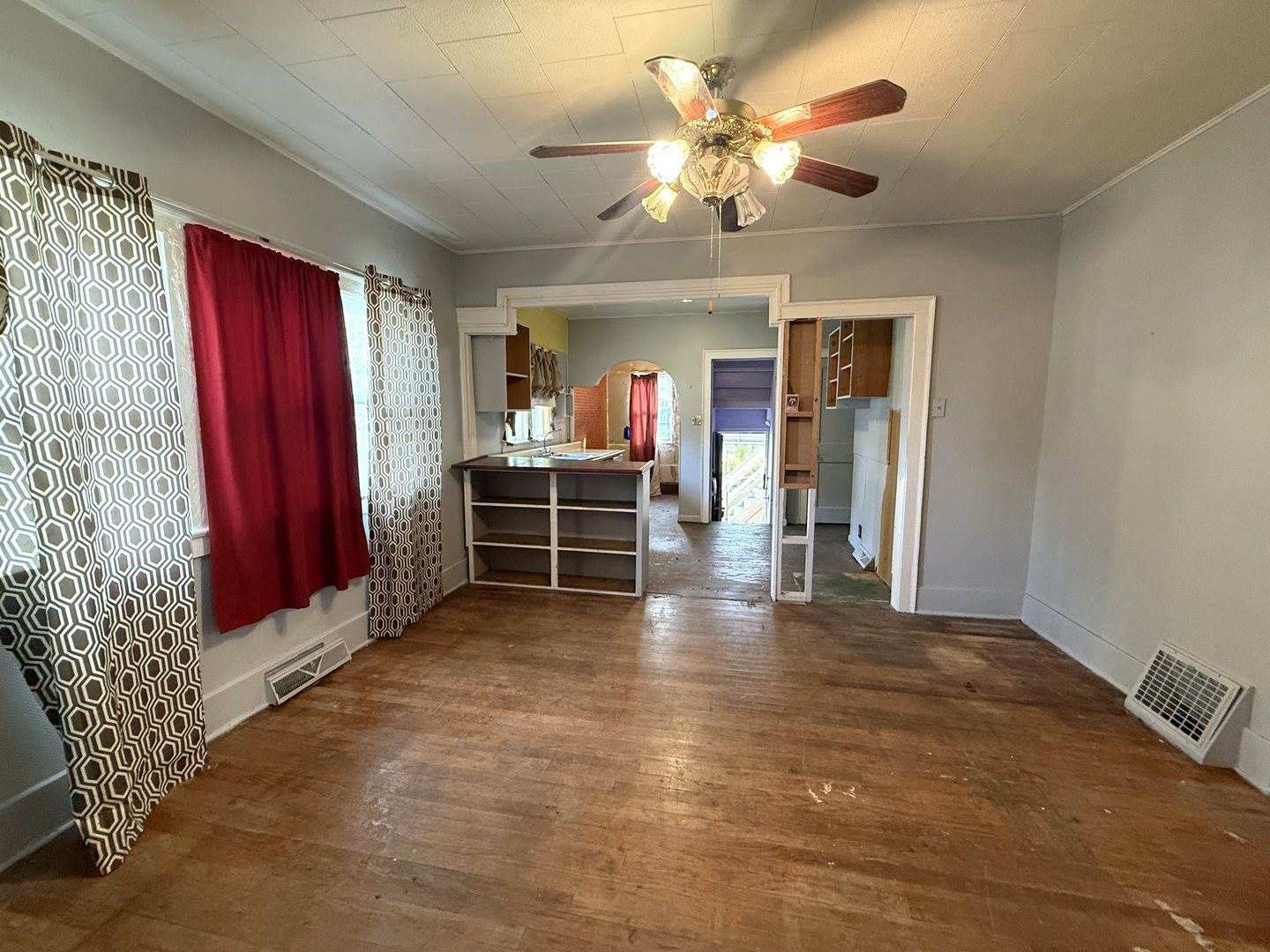 247 17th Place, Clinton, IA 52732