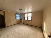 247 17th Place, Clinton, IA 52732