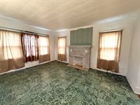 247 17th Place, Clinton, IA 52732
