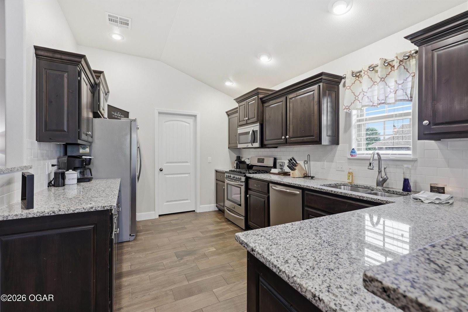 1113 Chesterfield Drive, Webb City, MO 64870