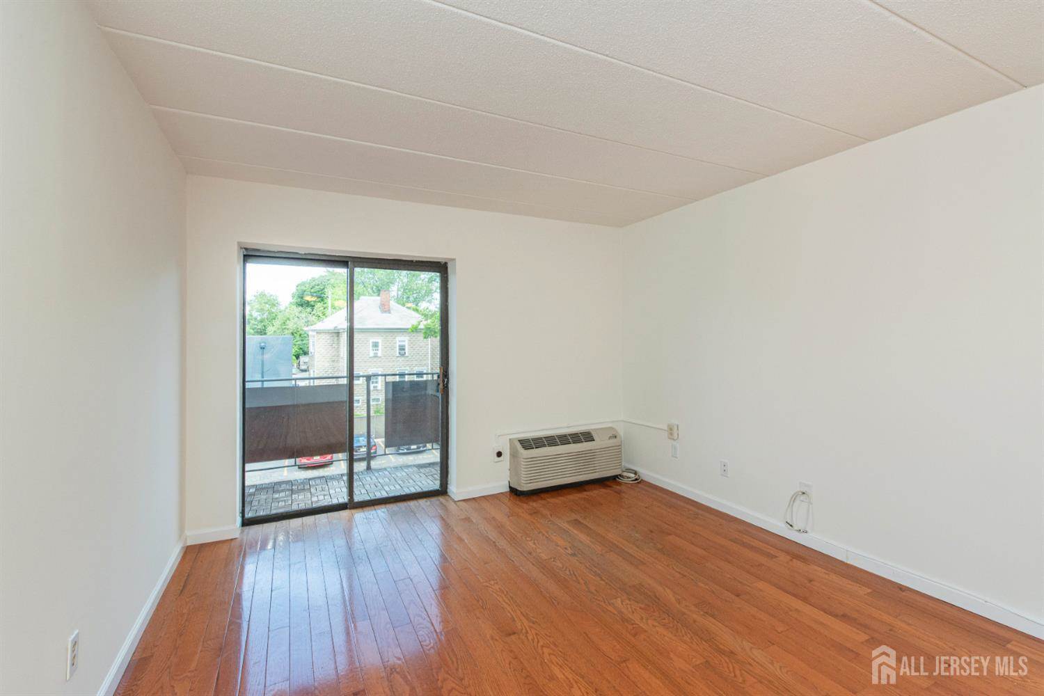 5 Linden Street, Hackensack, NJ 07601