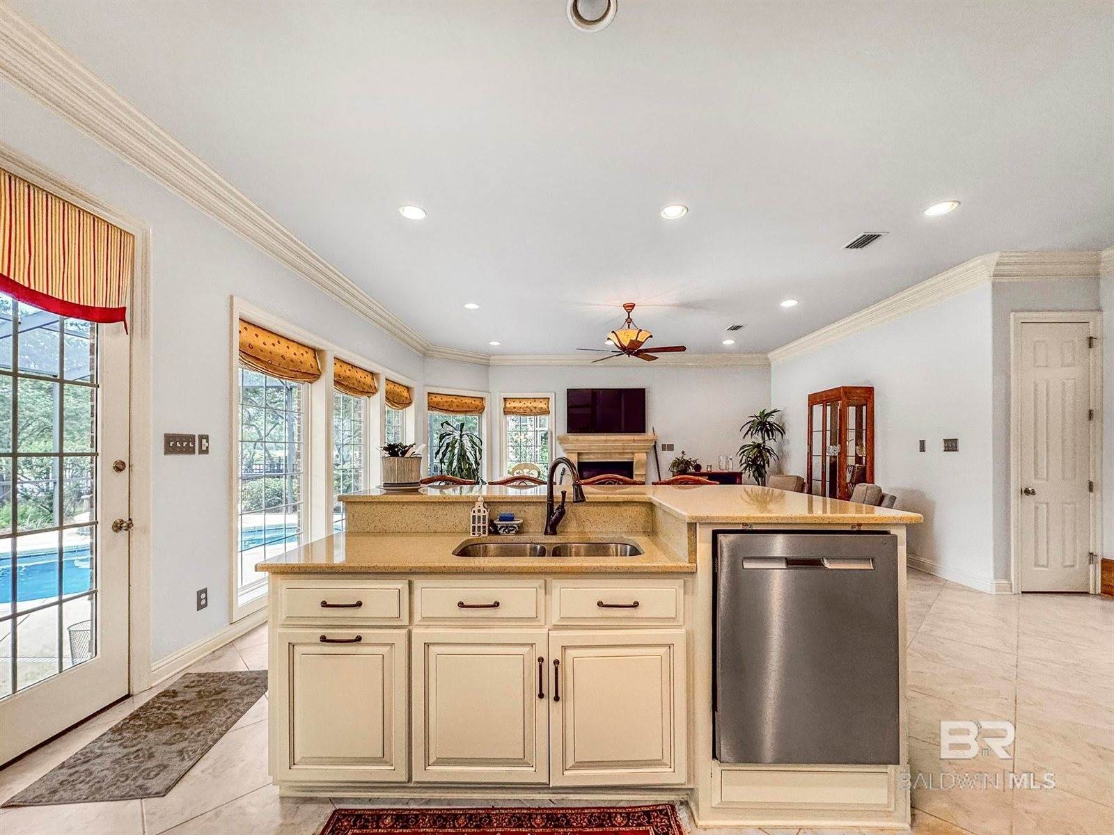 305 Peninsula Boulevard, Gulf Shores, AL 36542