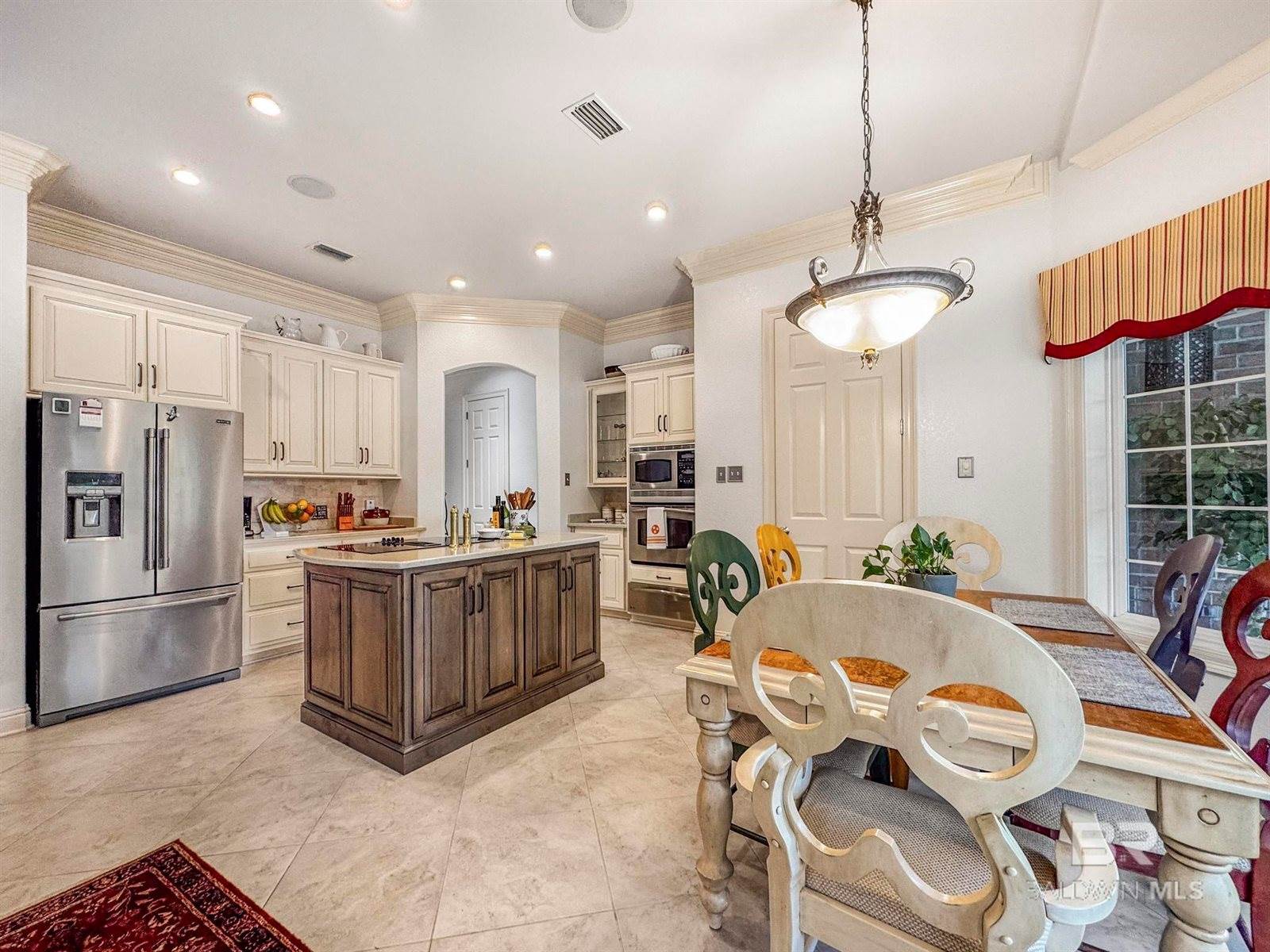 305 Peninsula Boulevard, Gulf Shores, AL 36542