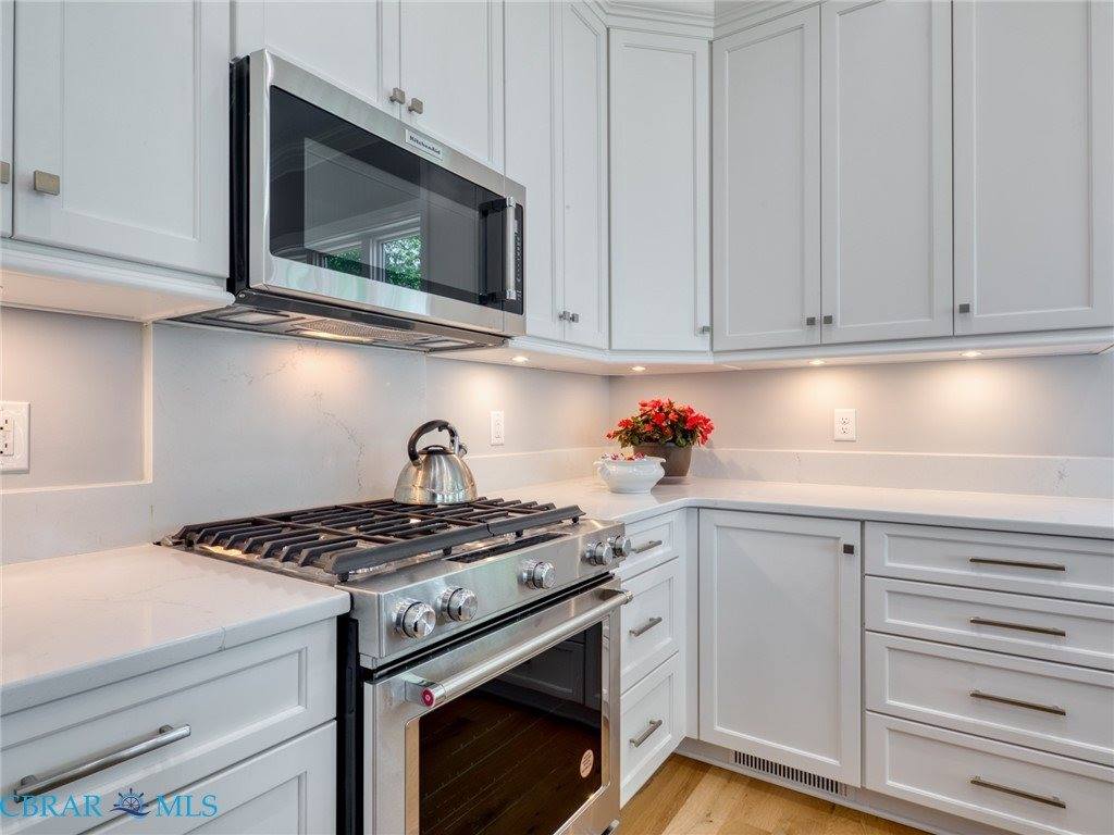 7877 Berkeley Drive, Gloucester Point, VA 23062