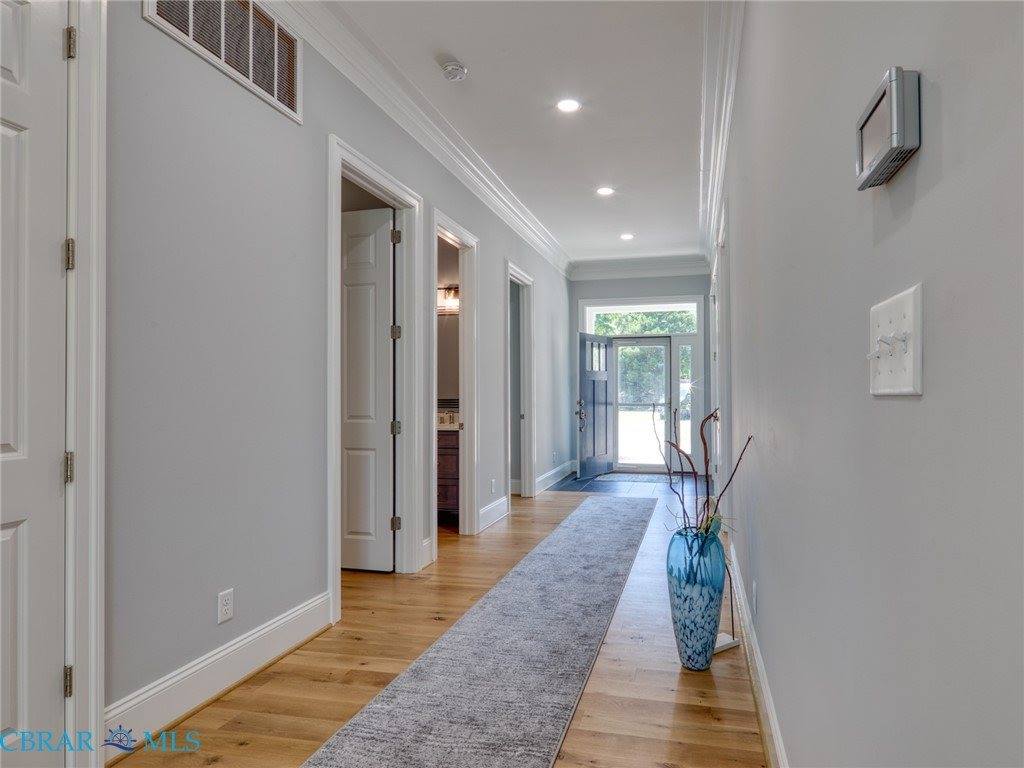 7877 Berkeley Drive, Gloucester Point, VA 23062