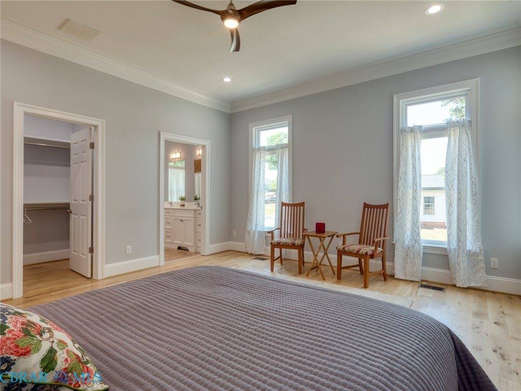 7877 Berkeley Drive, Gloucester Point, VA 23062