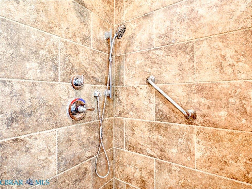 7877 Berkeley Drive, Gloucester Point, VA 23062